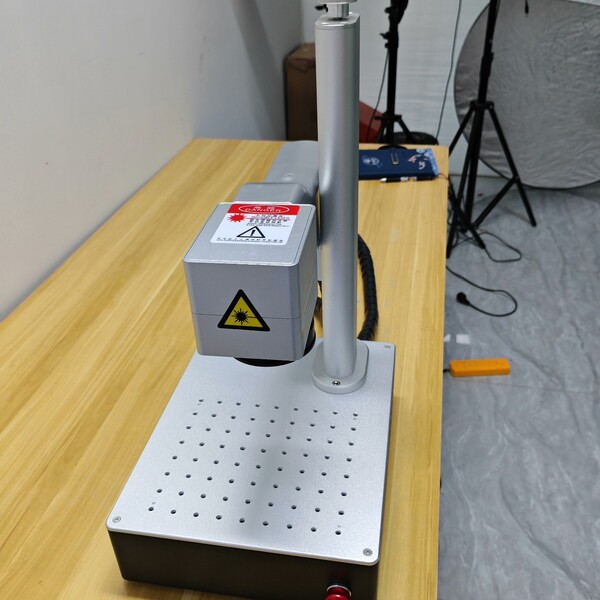 Mesin Penanda Laser Serat Indu - Industrial Laser Engraving Machine For Metal ulasan dan harga